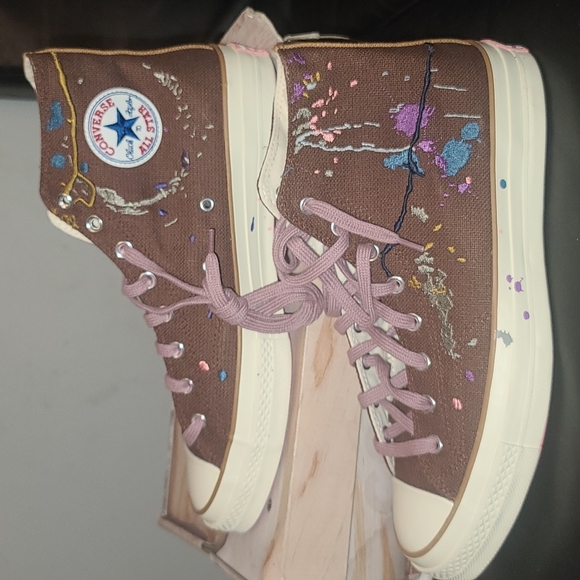 Converse - Picture 2 of 7